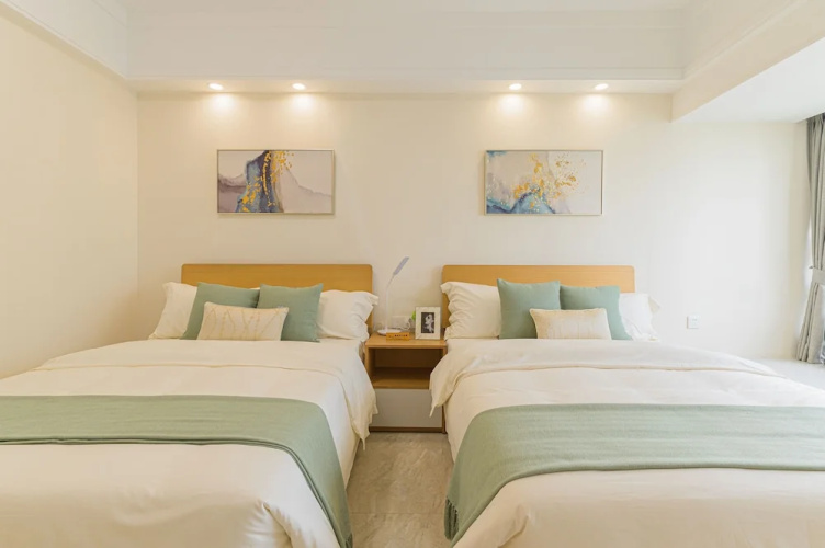 Bainianhui International Apartment