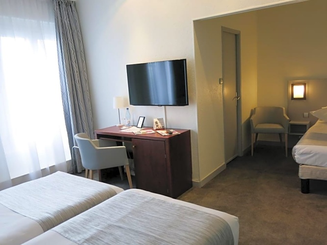 Quadruple Family Suite