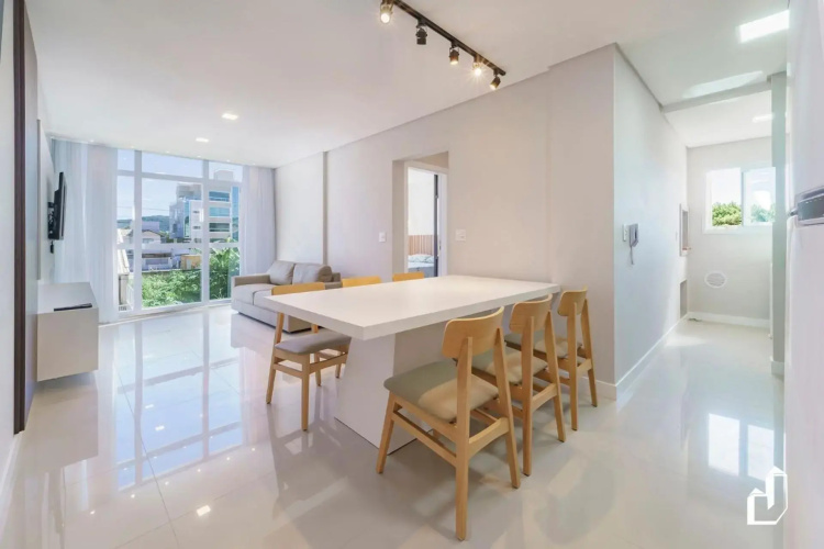 Apartamento com 02 dormitórios