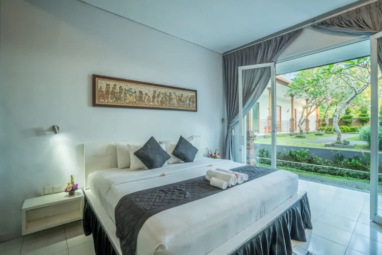 1 Bedroom Deluxe room with balcony and with garden view