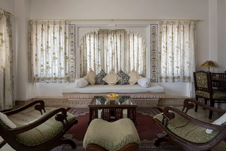 Hotel Raj Niwas