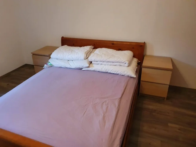 5 Bedrooms Cottage