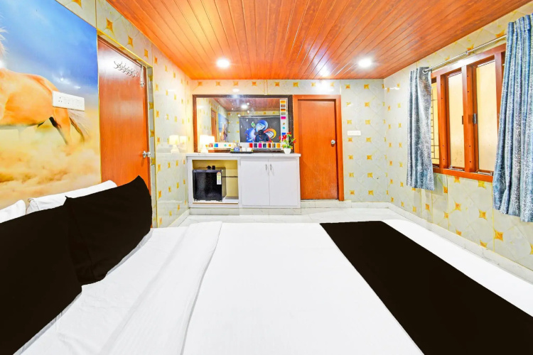 OYO 92953 Sri Navya Grand