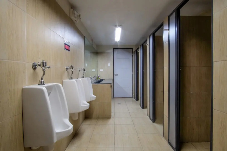 Metro Deluxe Residences