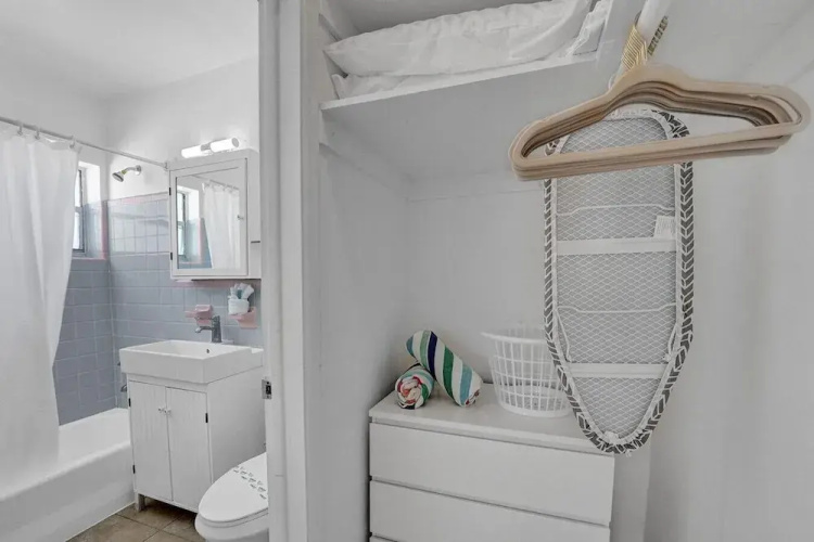 Desoto 2 Bedrooms Second Floor