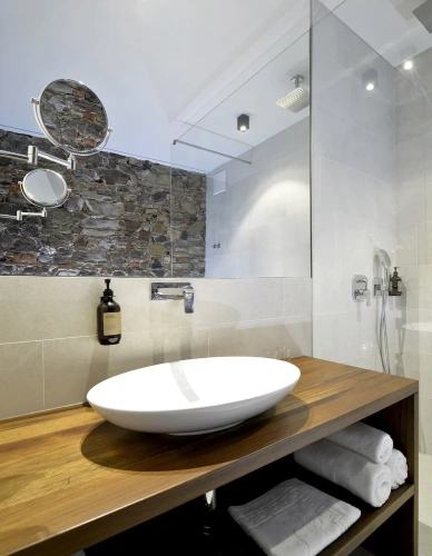 4 Bedrooms Apartment
