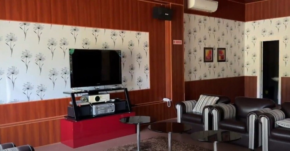 Tugsaw Resort