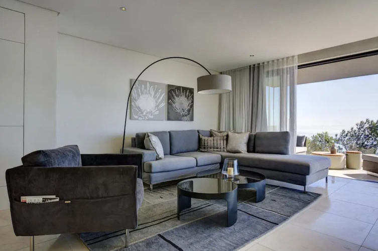 CB-ONE Luxury Stay