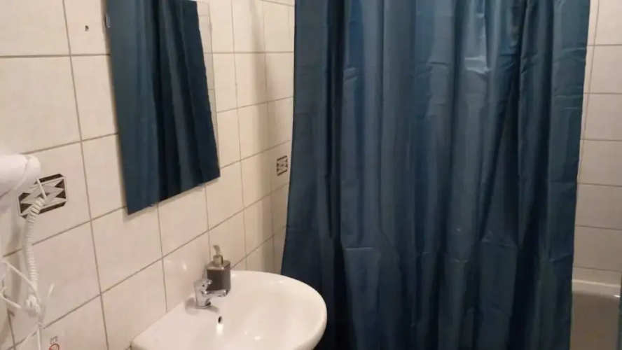 Bright 2BR Stay Close to Stadthalle
