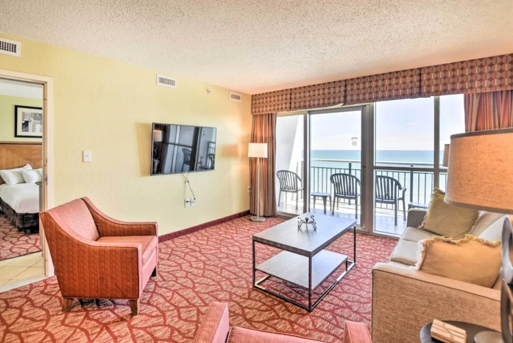 Beachfront Condo in Myrtle Beach w/ Pool Access
