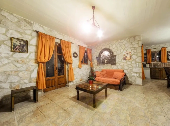2 Bedrooms Villa