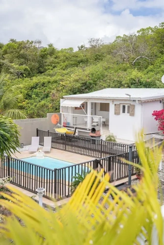 Deluxe Cottage with balcony and with pool view