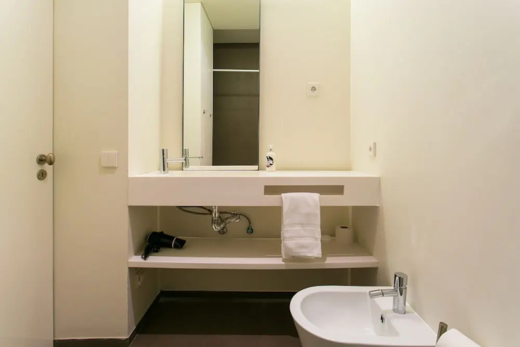 ALTIDO Elegant 2BR Apt w/workspace nearby Baixa-Chiado subway