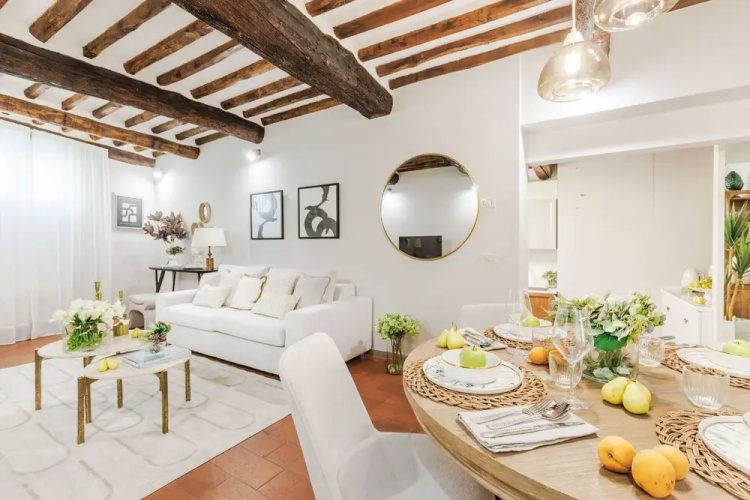 The Hidden Alley Apartment