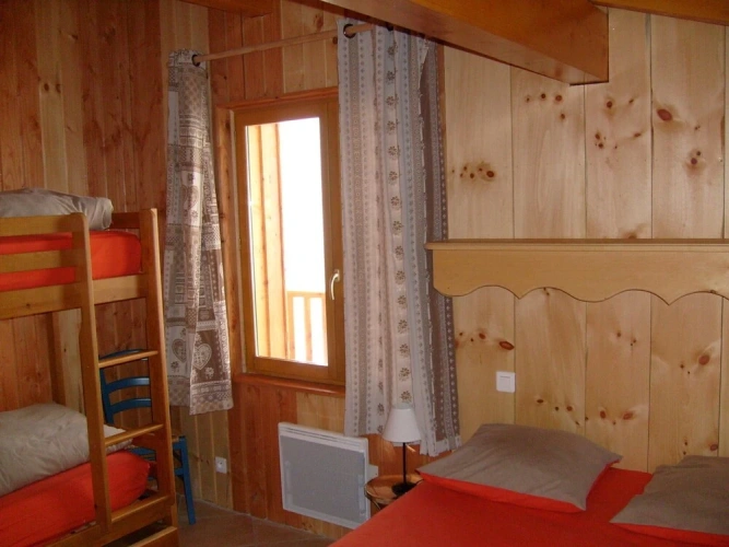 6 Bedrooms Bed in Dorm with balcony