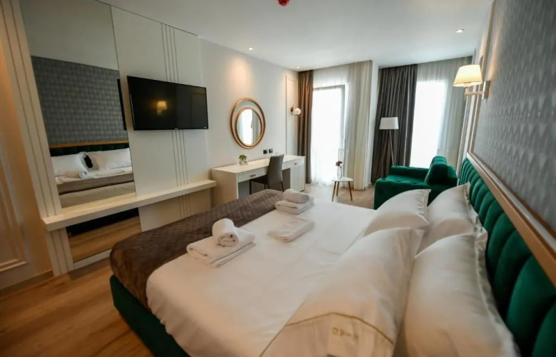 Iliad Hotel