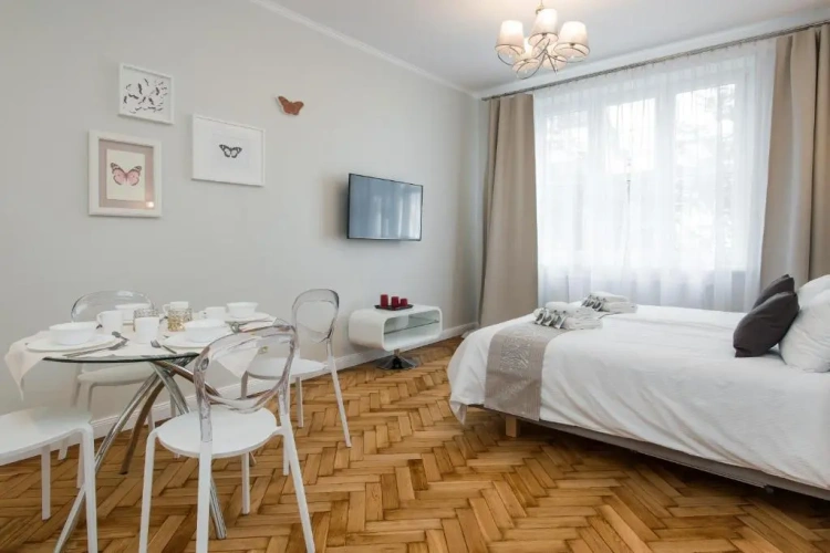 2 Bedrooms Apartment