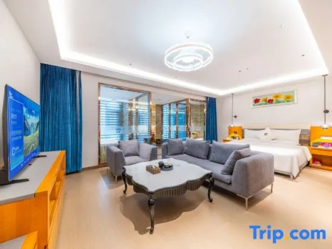 Deluxe Suite
