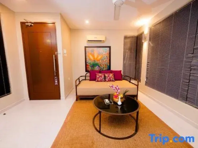 2 Bedrooms Villa