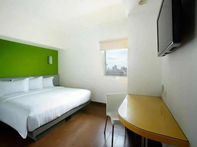 Standard Twin room with view