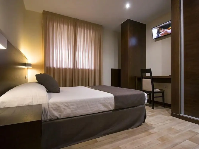 Standard Single room with balcony and with garden view