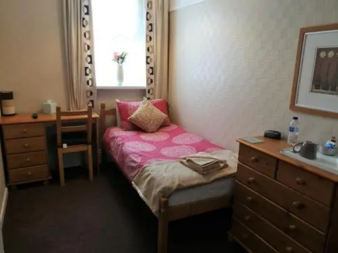 Warwick Court Hotel
