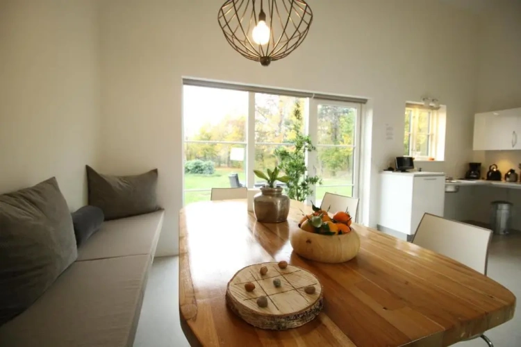 3 Bedrooms Apartment