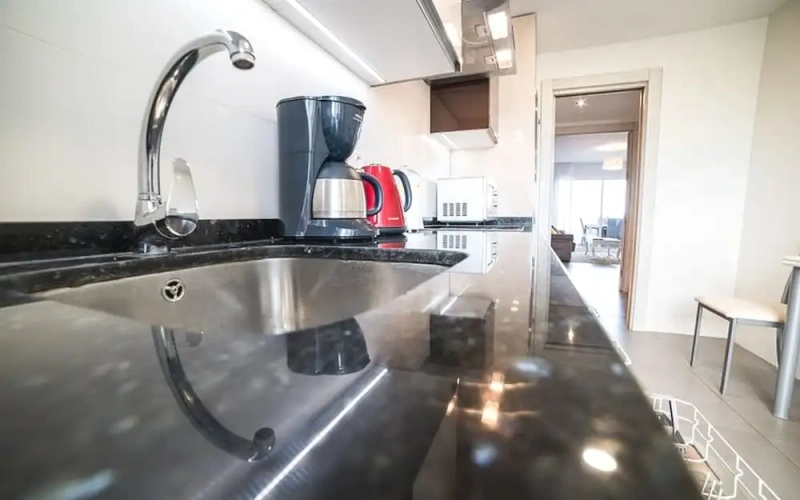 4 Bedrooms Apartment