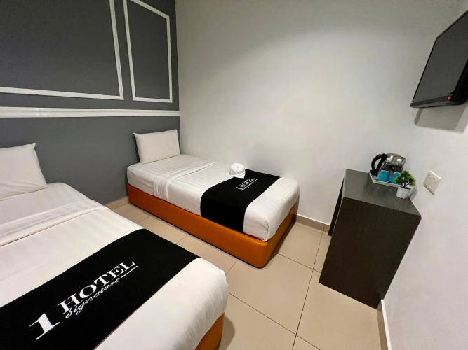 1 Hotel Mahkota Cheras