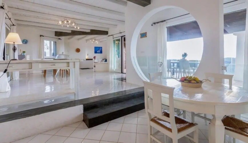Villa Emmeline fronte mare 5 camere 6 bagni infinity pool WiFi per 12 persone