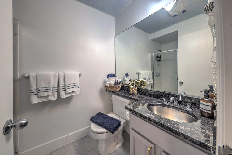 Modern Studio with Great Wifi and Amenities!