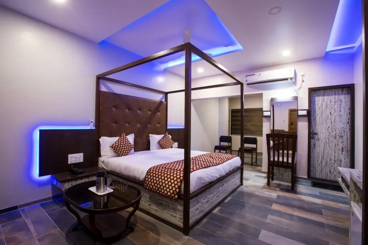 Standard Double room with city view