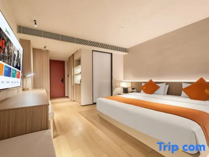 Standard Double room with balcony and with city view
