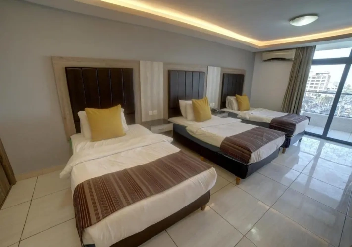 Standard Triple room with sea view