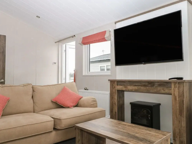 Lodge at Chichester Lakeside