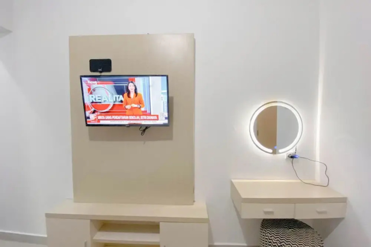Simple White Studio Apartment At The Alton Semarang