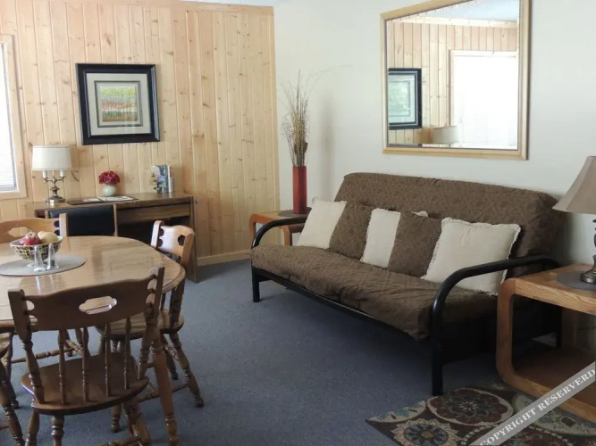 Indian Creek Lodge