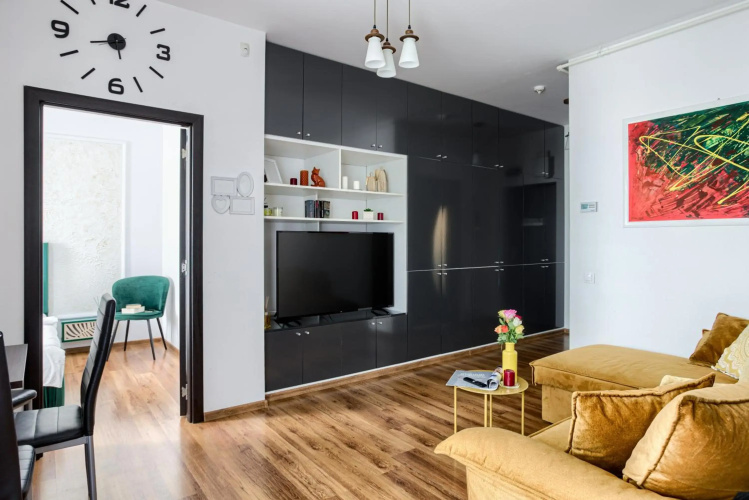 Ari Yellow Apartment