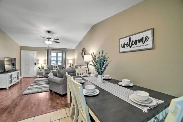 2 Bedrooms Apartment