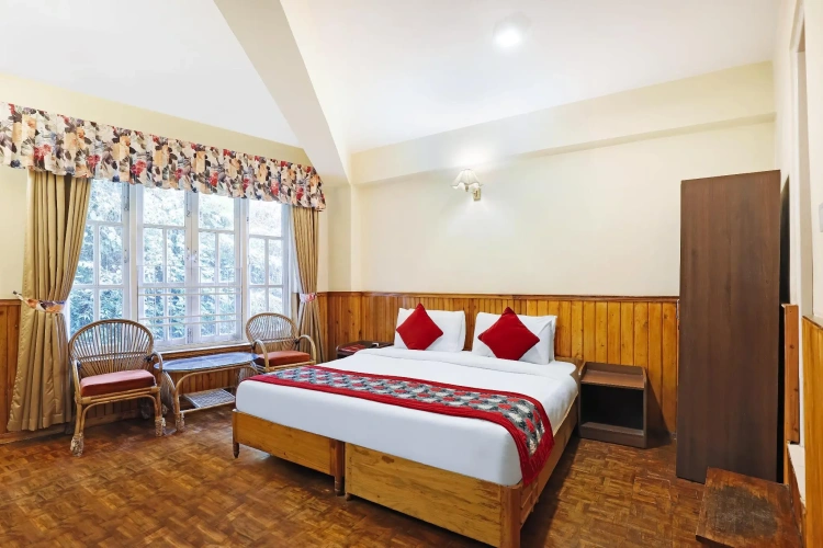 Deluxe Triple room with view