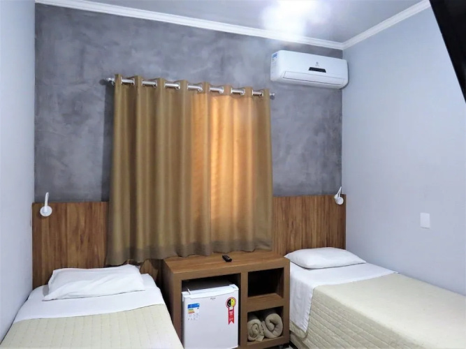 Lara's Hotel