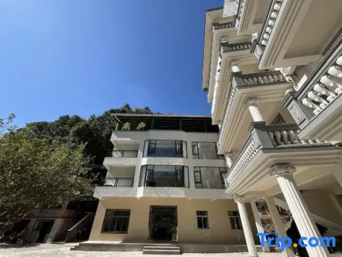 Donglu Mountain Villa