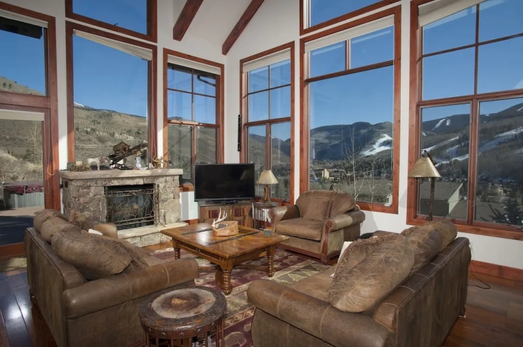 Robason  6 Bedroom Home by RedAwning