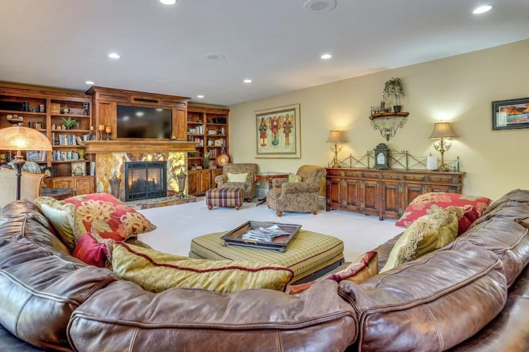 4 Bedrooms Cottage