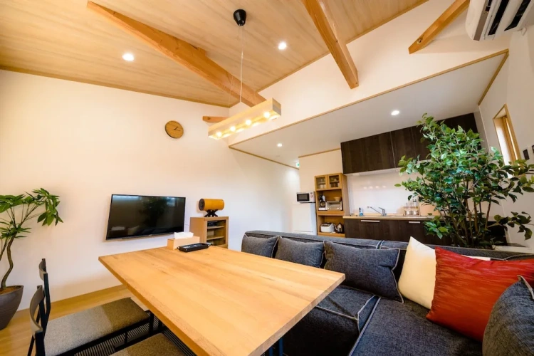 2 Bedrooms Villa