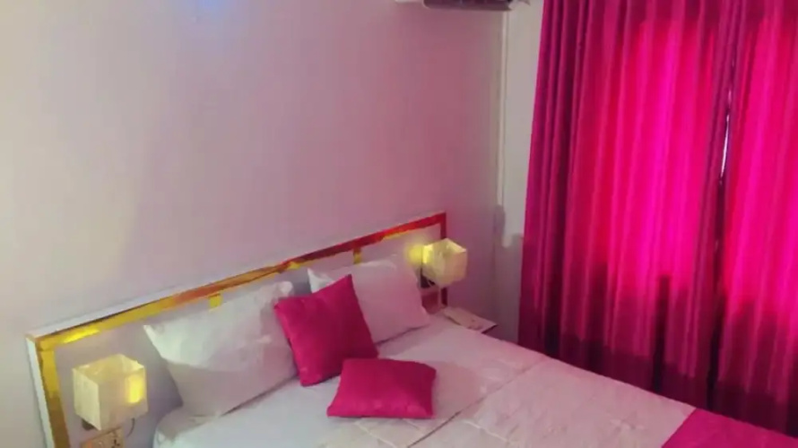 Autograph Apartment