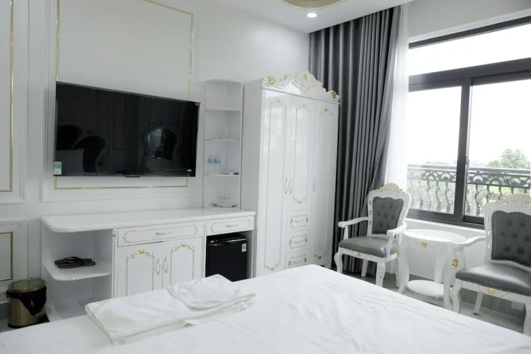 Deluxe Double room with city view