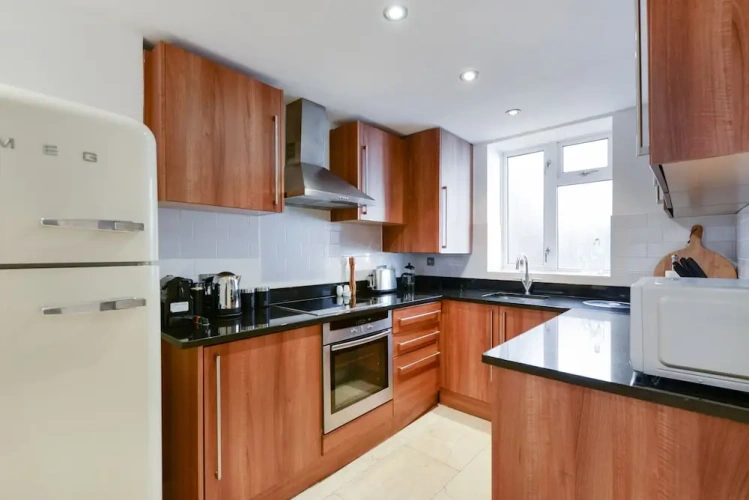 2 Bedrooms Apartment