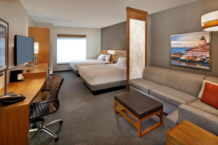 Hyatt Place Warwick / Providence Airport