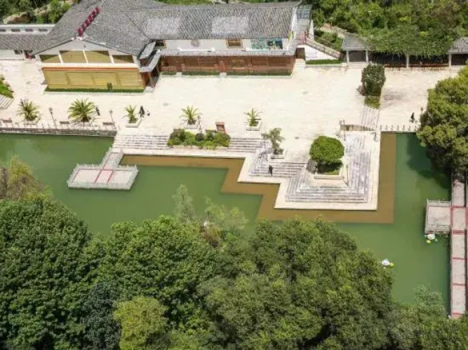 Lanping Jinbi Hotel
